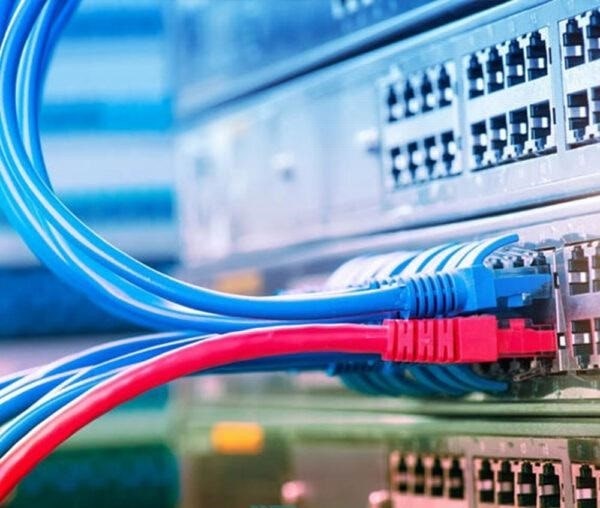 از پچ کورد برای برقراری ارتباط بین تجهیزات و قطعات در شبکه استفاده می شود